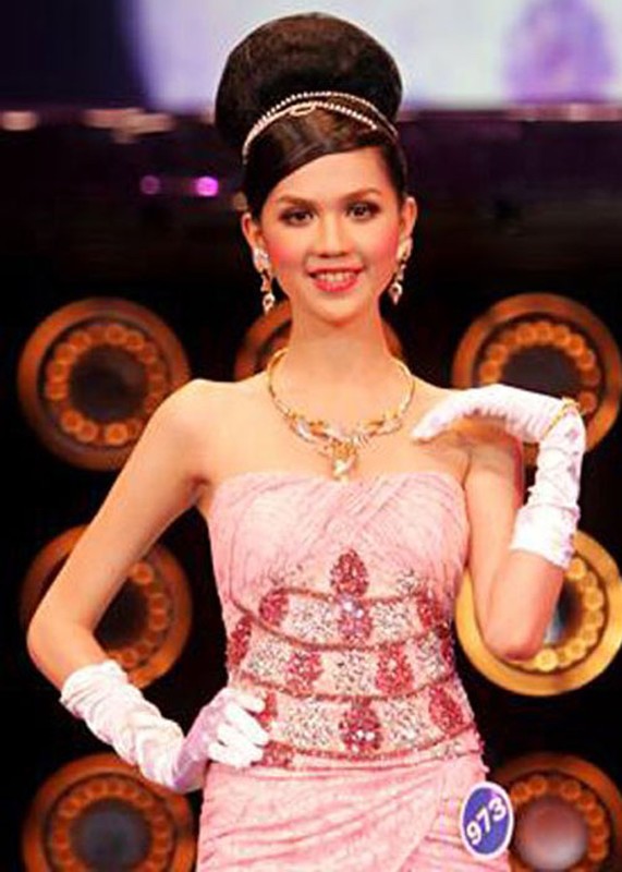 Nhung giai thuong nhan sac khien Ngoc Trinh ngap trong thi phi-Hinh-4